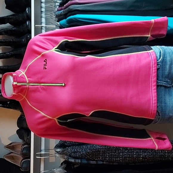 Fila Long Sleeve Active Wear Top in Excellent Condition. Colours are Vibrant! - Picture 1 of 7